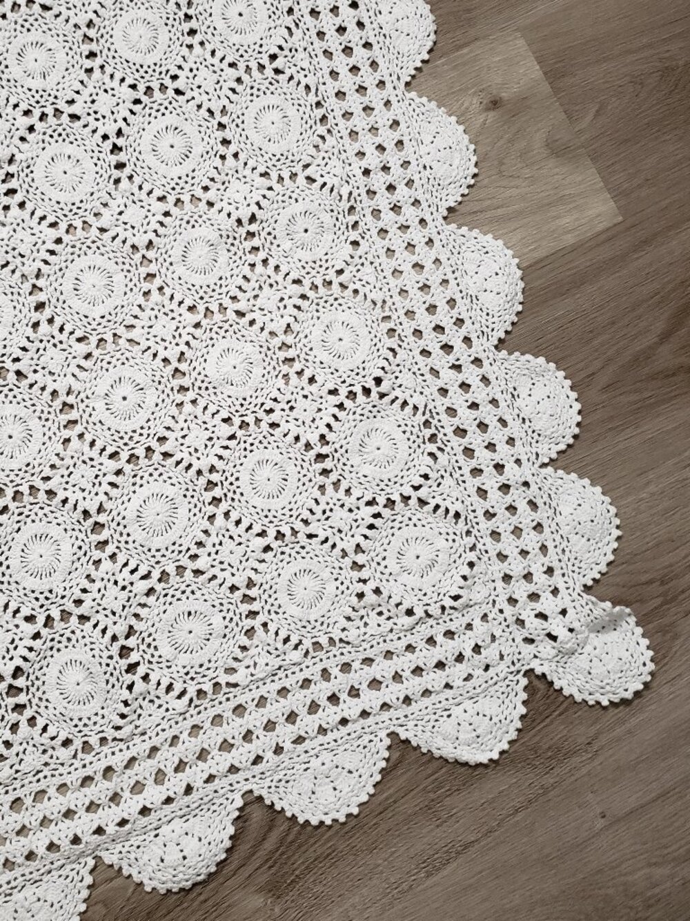 Vintage French Handmade Crocheted Floral Bedspread Coverlet - double/queen